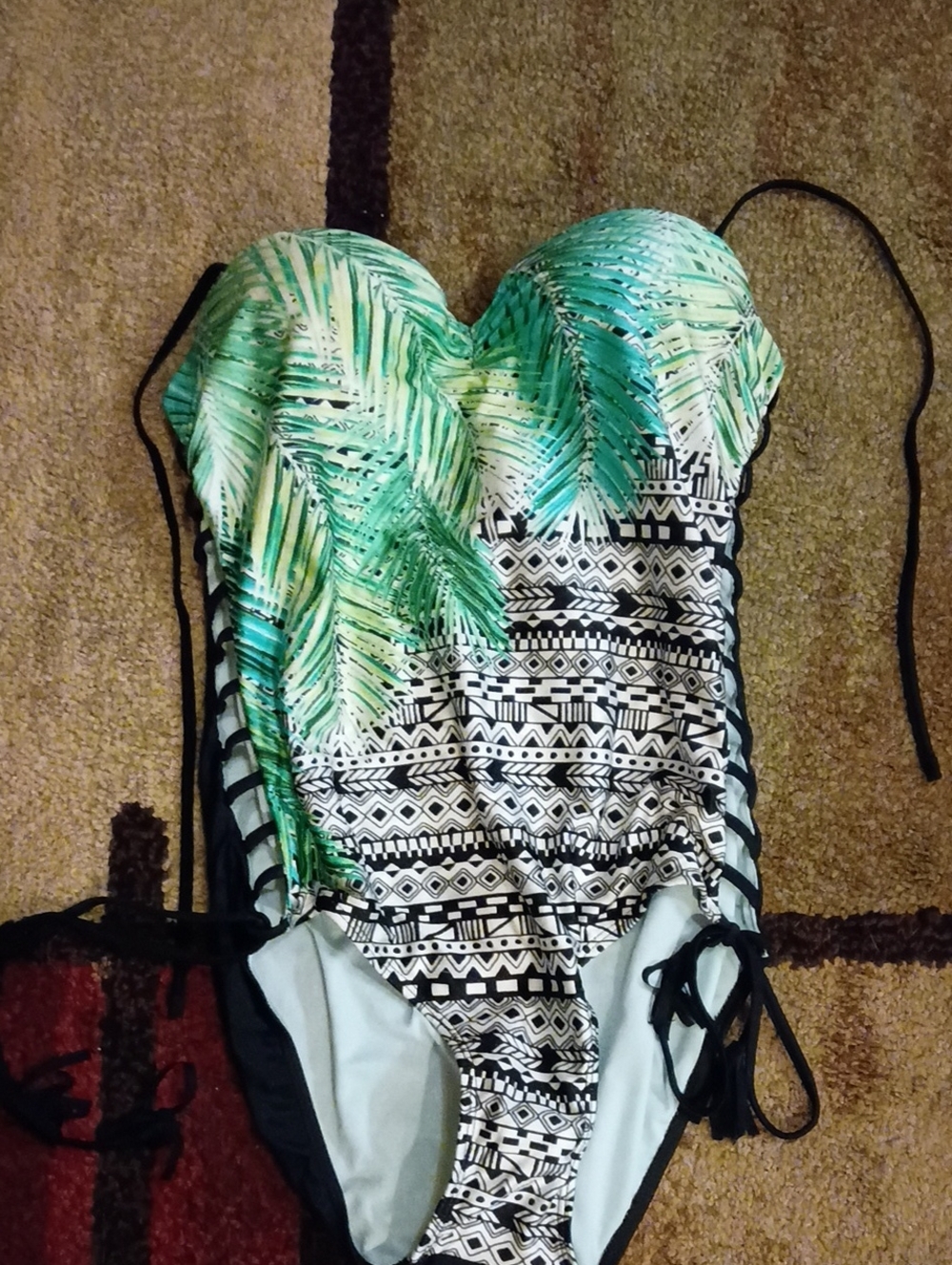 No Boundaries Green Palm-Print One-Piece Swimsuit Size Large